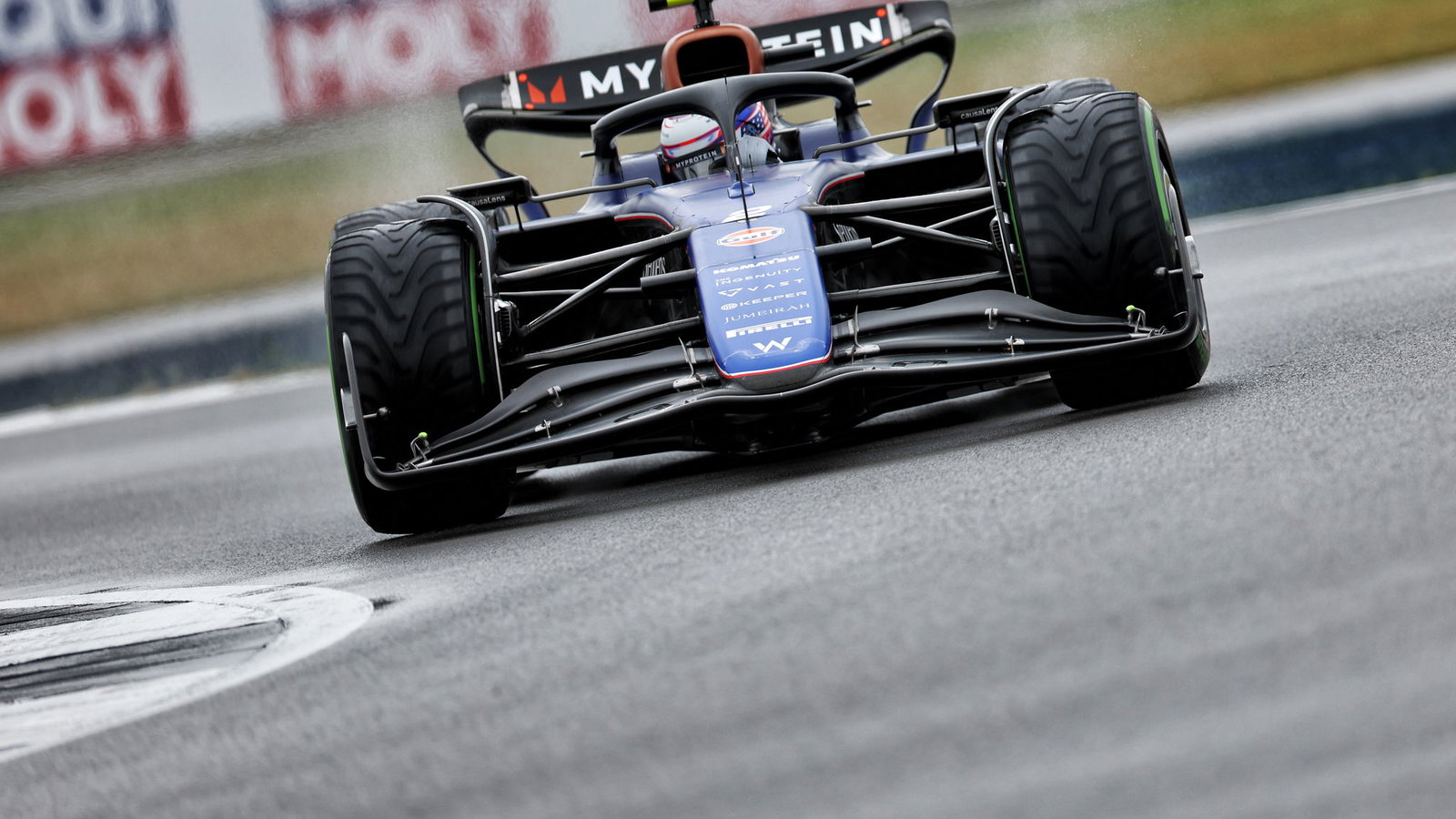 Logan Sargeant faces a battle to retain his F1 seat 