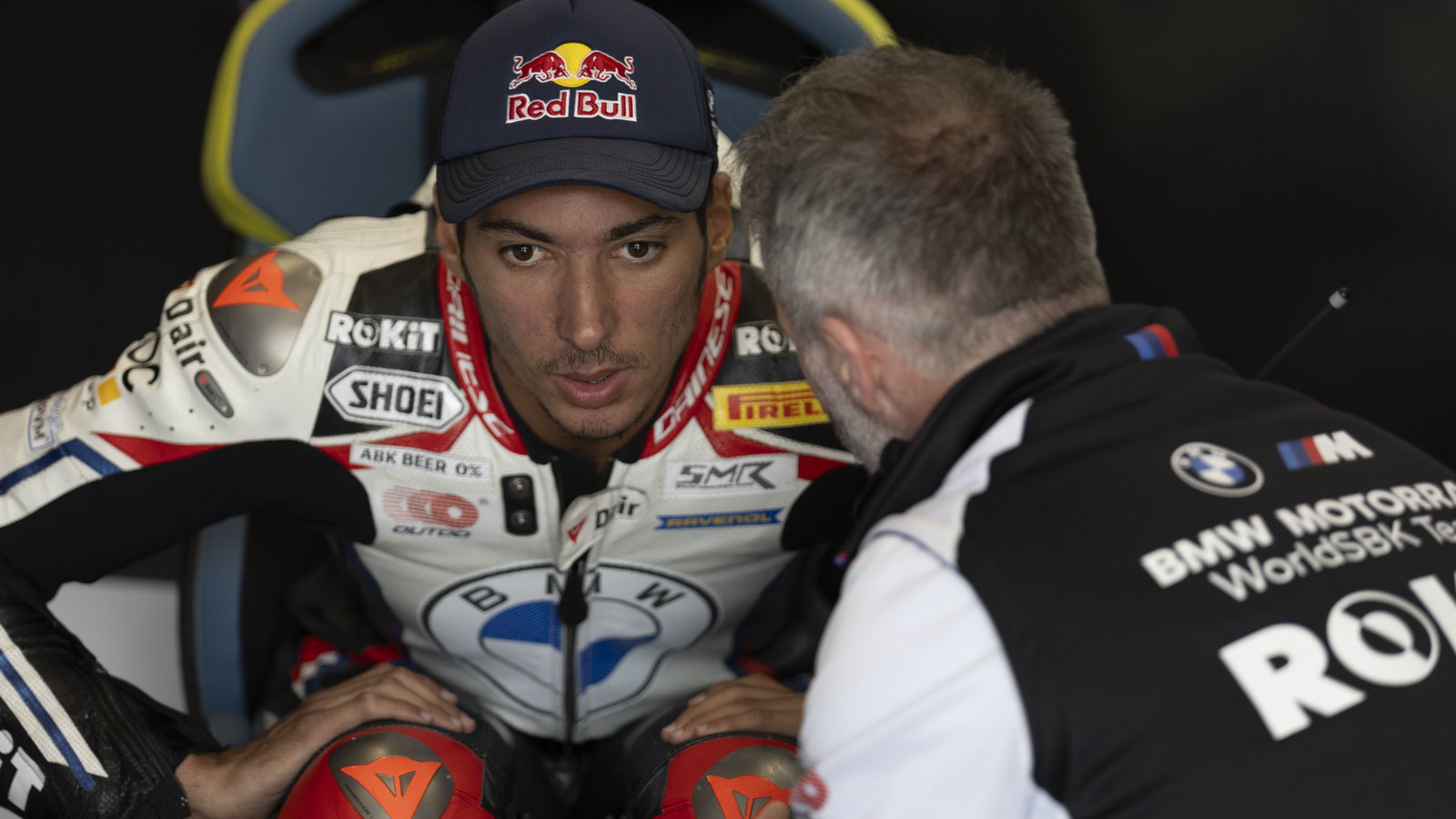 Toprak Razgatlioglu, 2024 French WorldSBK, pit box. - Gold and Goose.