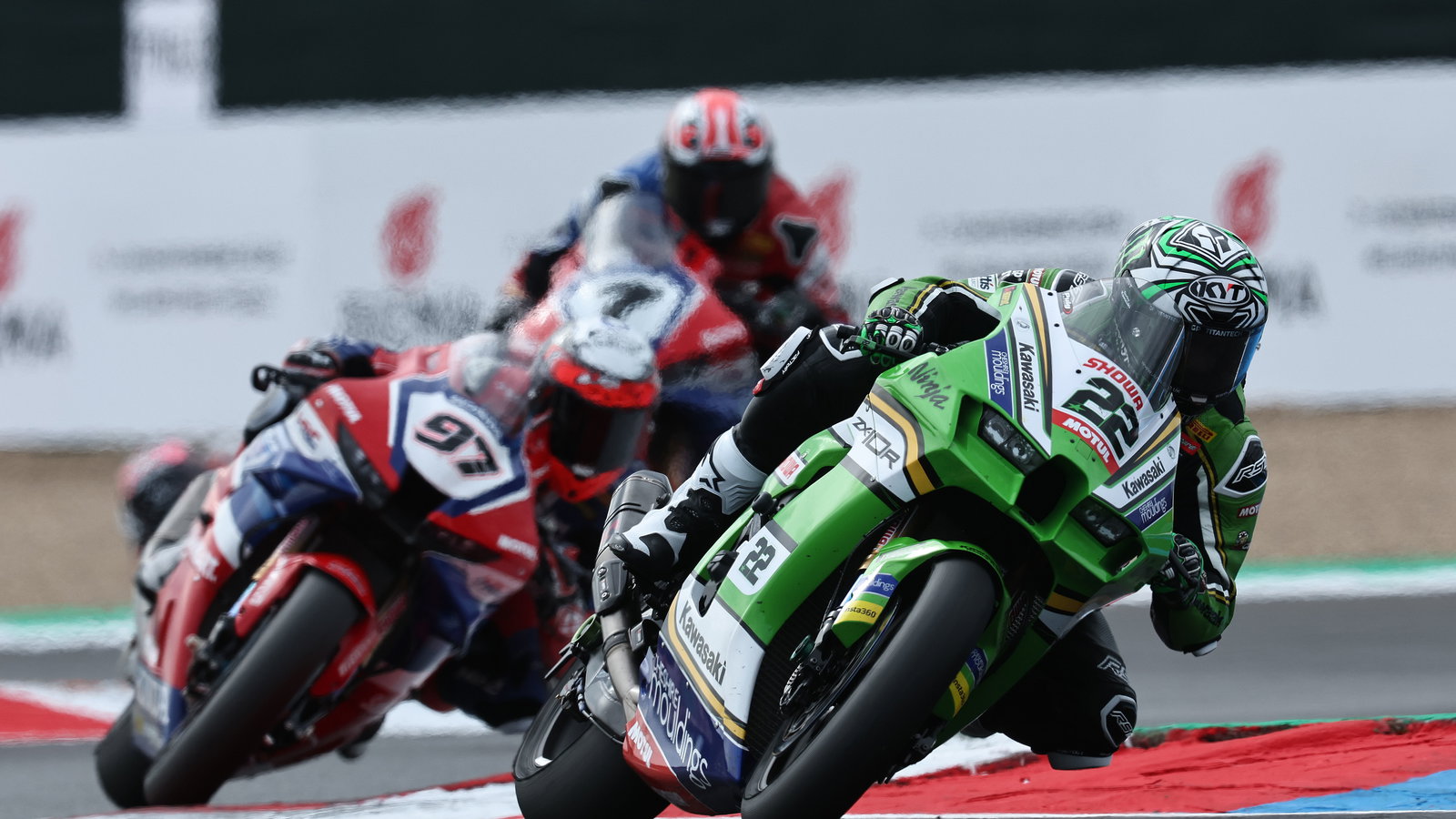 Alex Lowes leads Xavi Vierge, 2024 French WorldSBK. Credit: Gold and Goose.