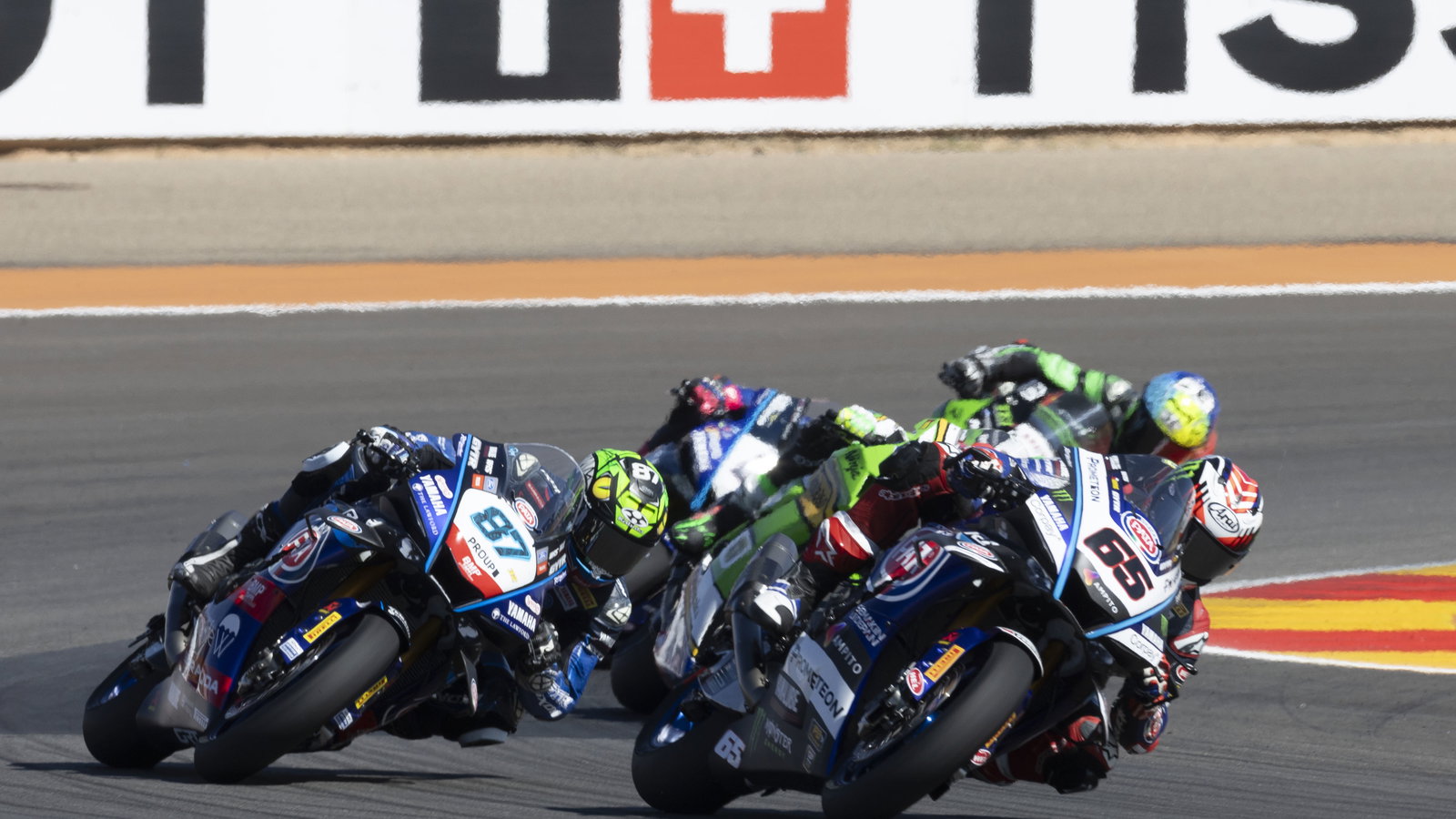 Jonathan Rea leads Remy Gardner, 2024 Aragon WorldSBK. Credit: Gold and Goose.