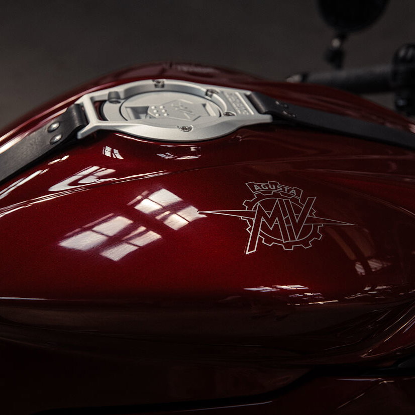 MV Agusta logo on Superveloce 98 Edizione Limitata fuel tank. Credit: MV Agusta.