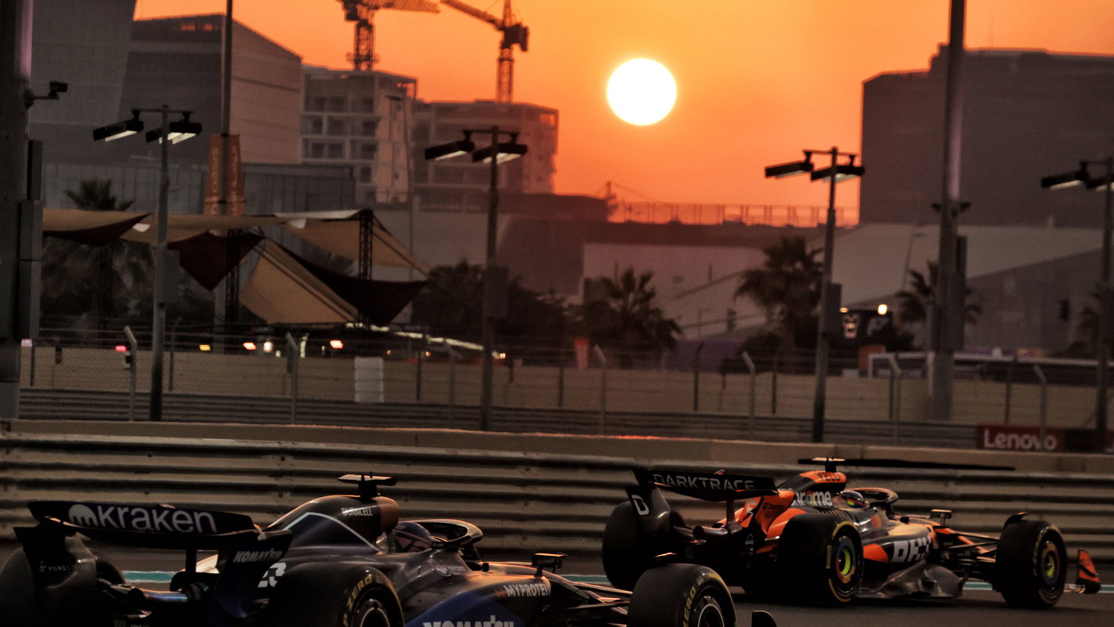 Oscar Piastri and Alex Albon in FP2