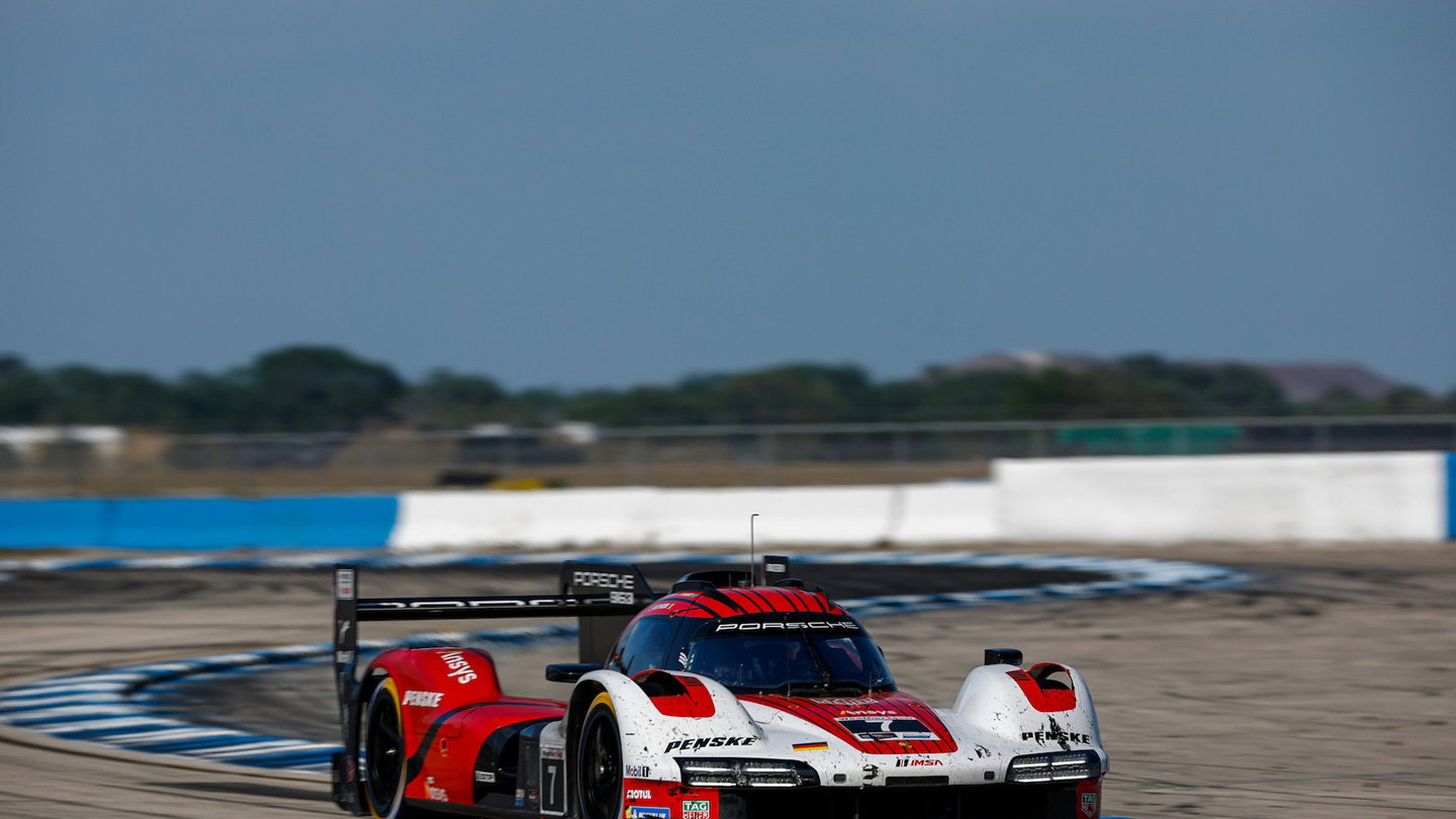 #7 Porsche Penske