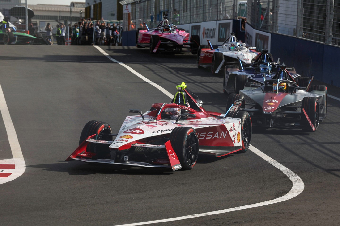 Oliver Rowland leads 2024 Tokyo E-Prix