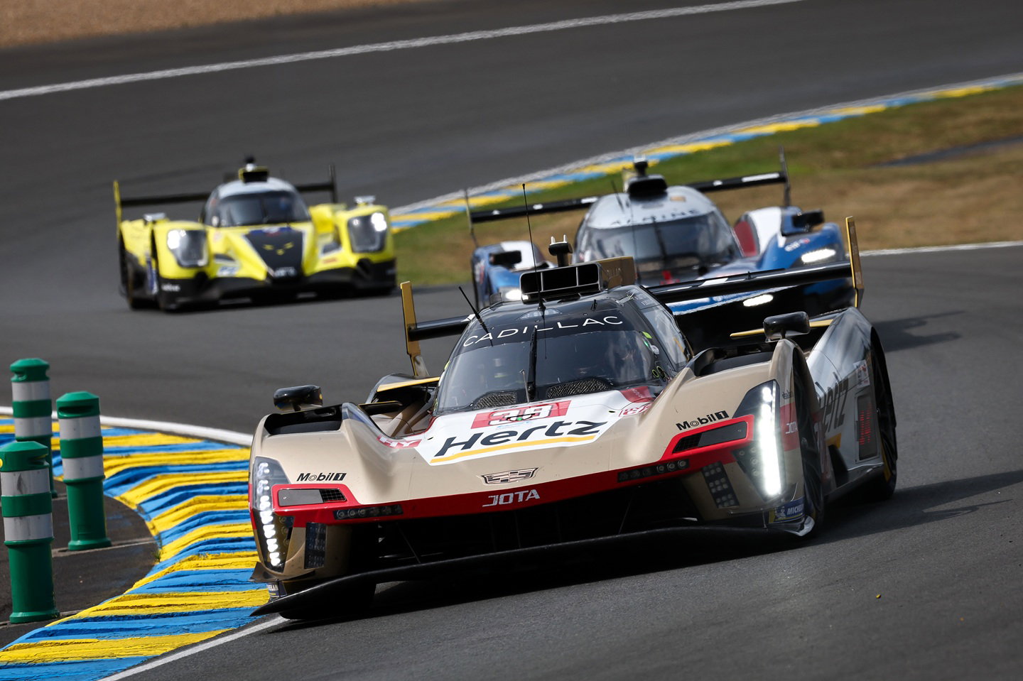 2025 24 Hours of Le Mans: Cadillac leads Ferrari in twice red