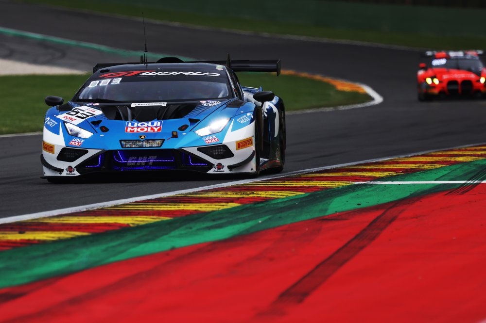 No. 63 Grasser Lamborghini: Mirko Bortolotti, Luca Engstler, Jordan Pepper