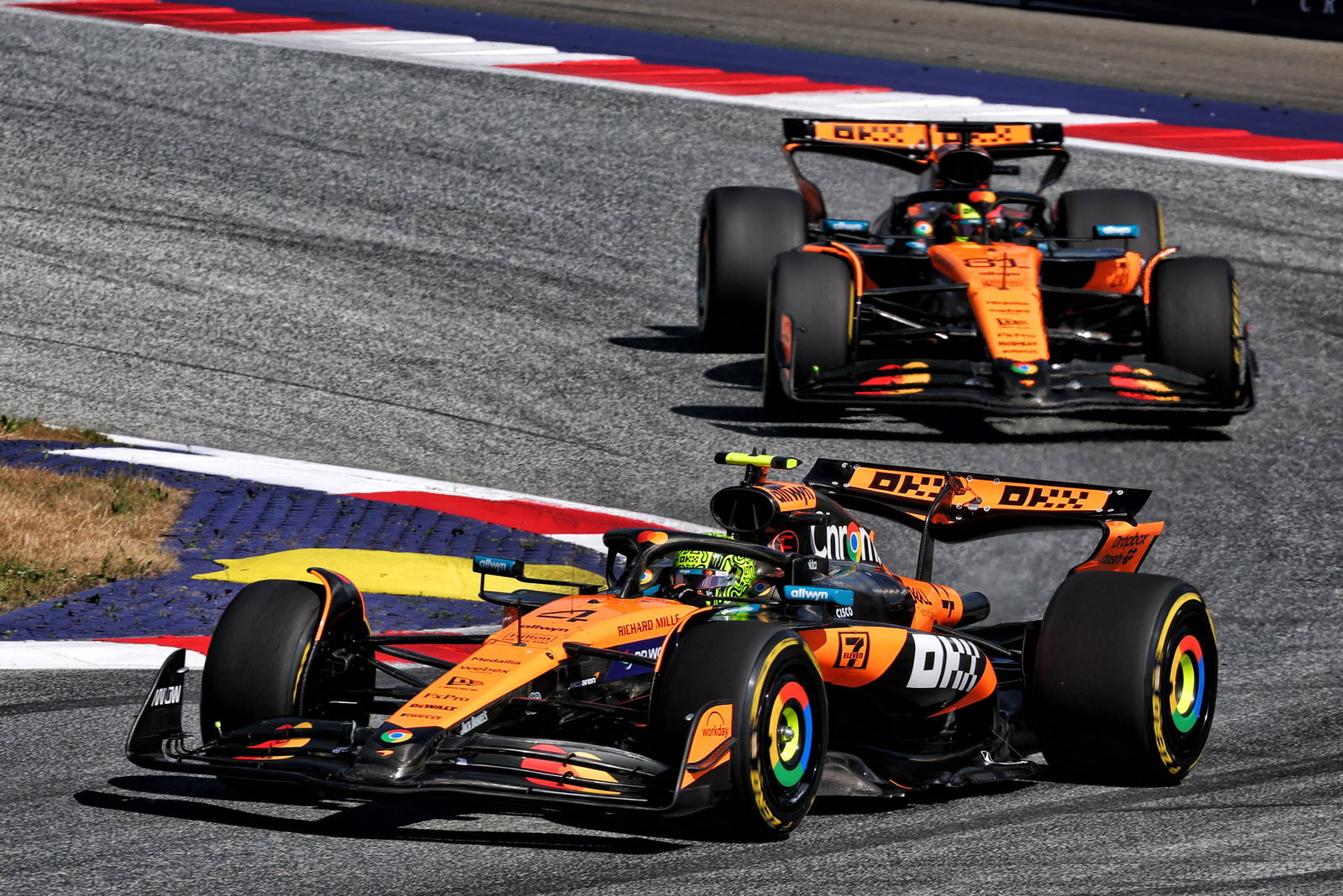 Lando Norris and Oscar Piastri 