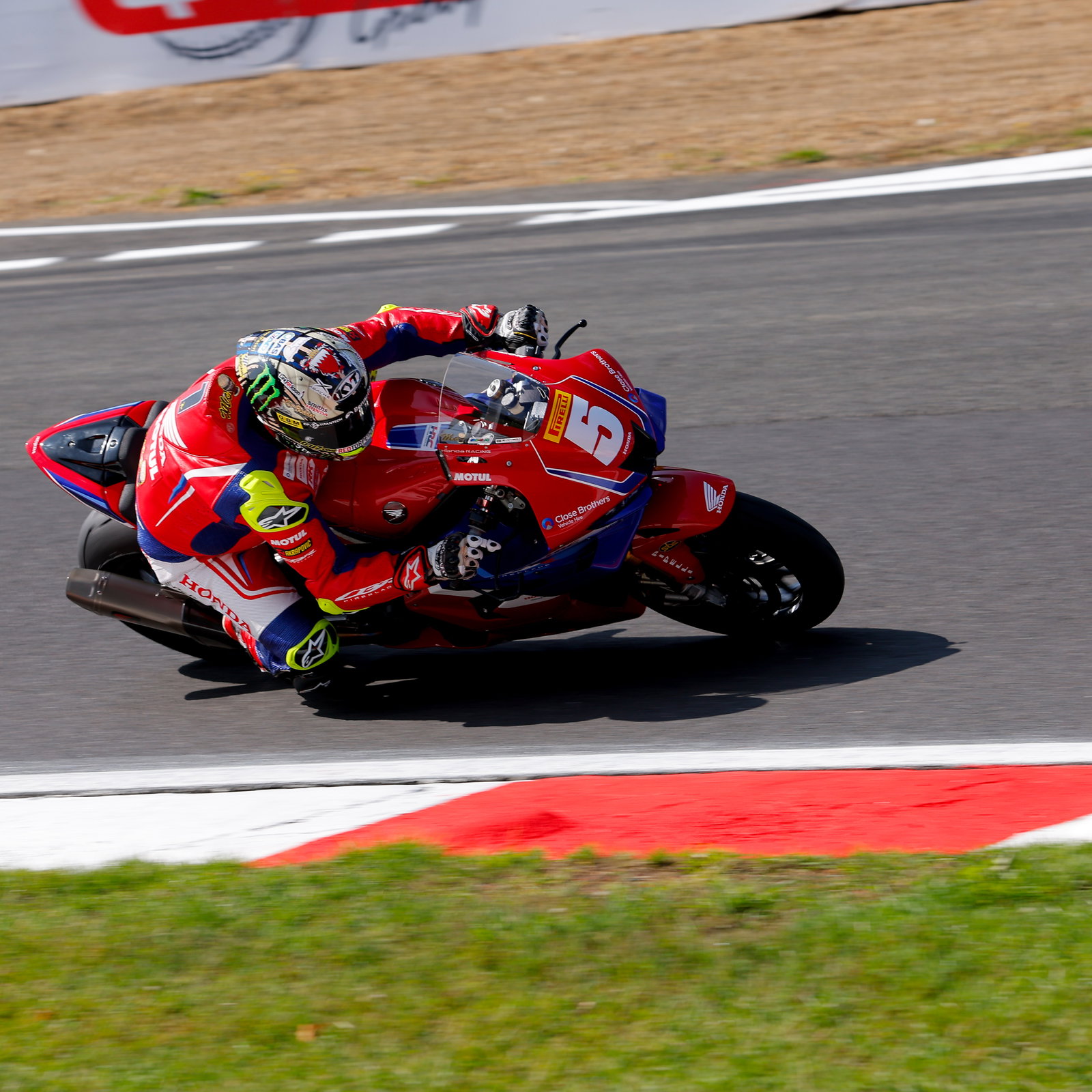 John McGuinness, 2025 Brands Hatch BSB, Superstock. Credit: Honda Racing UK.