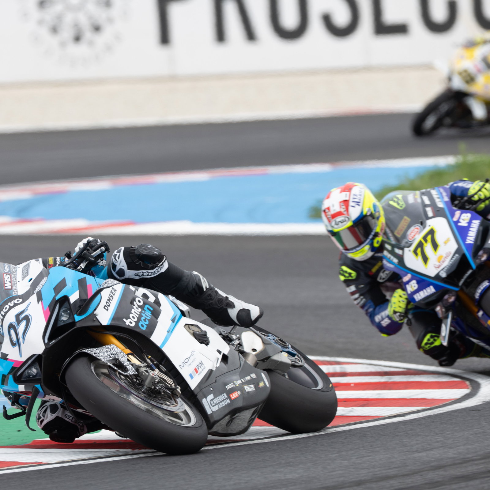 Tarran Mackenzie leads Dominique Aegerter, 2025 Hungarian WorldSBK. Credit: Gold and Goose.