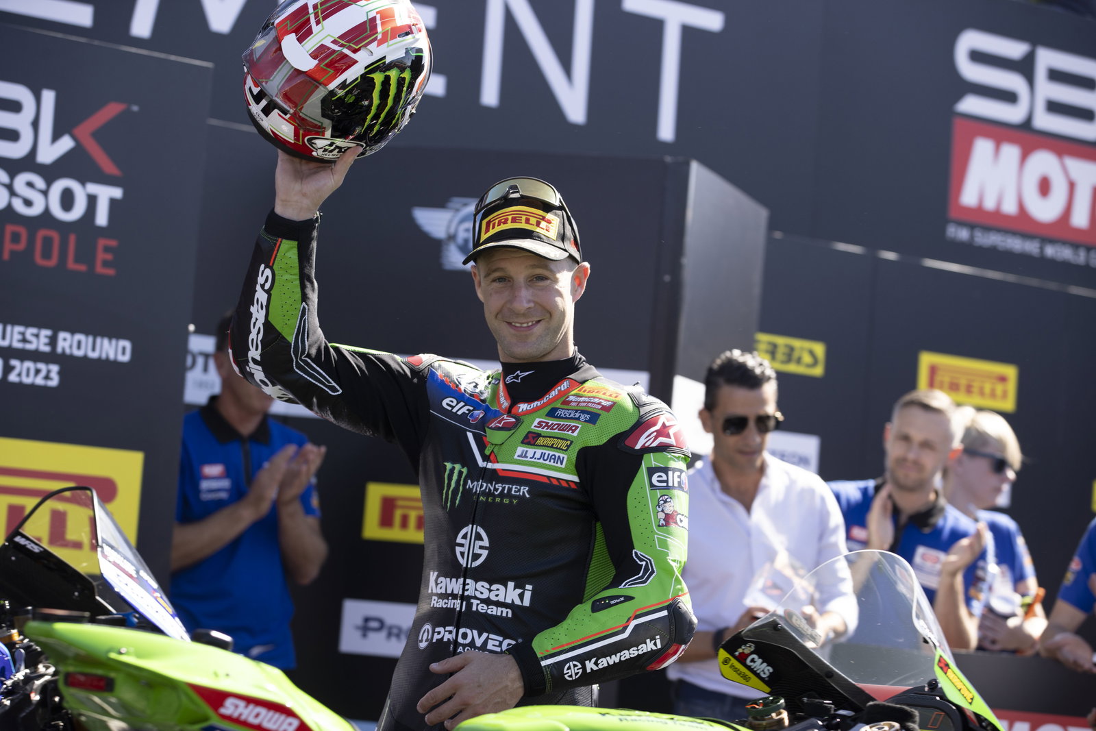 ユニフォーム Jonathan Rea receives heartfelt message from Kawasaki bosses and