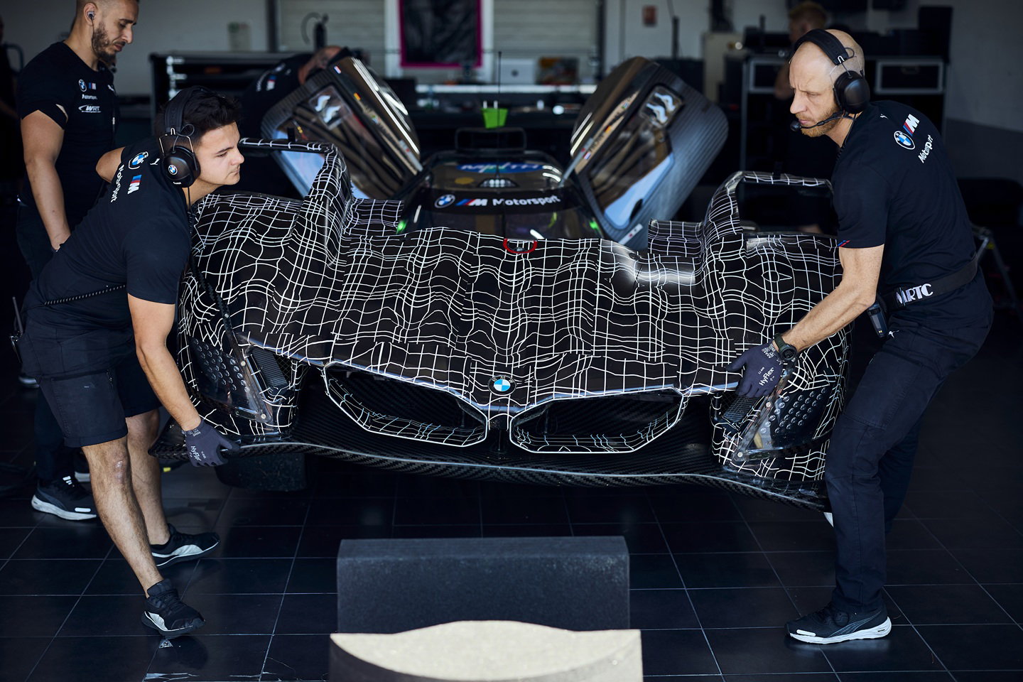 2026 BMW M Hybrid V8