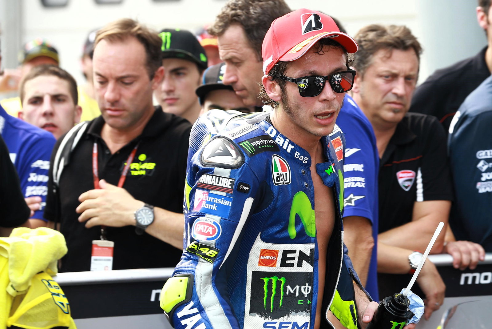 Valentino Rossi in parc ferme, 2015 Malaysian MotoGP