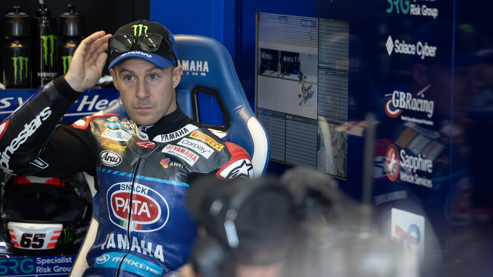 Jonathan Rea, 2025 Spanish WorldSBK, pit box. Credit: Gold and Goose.