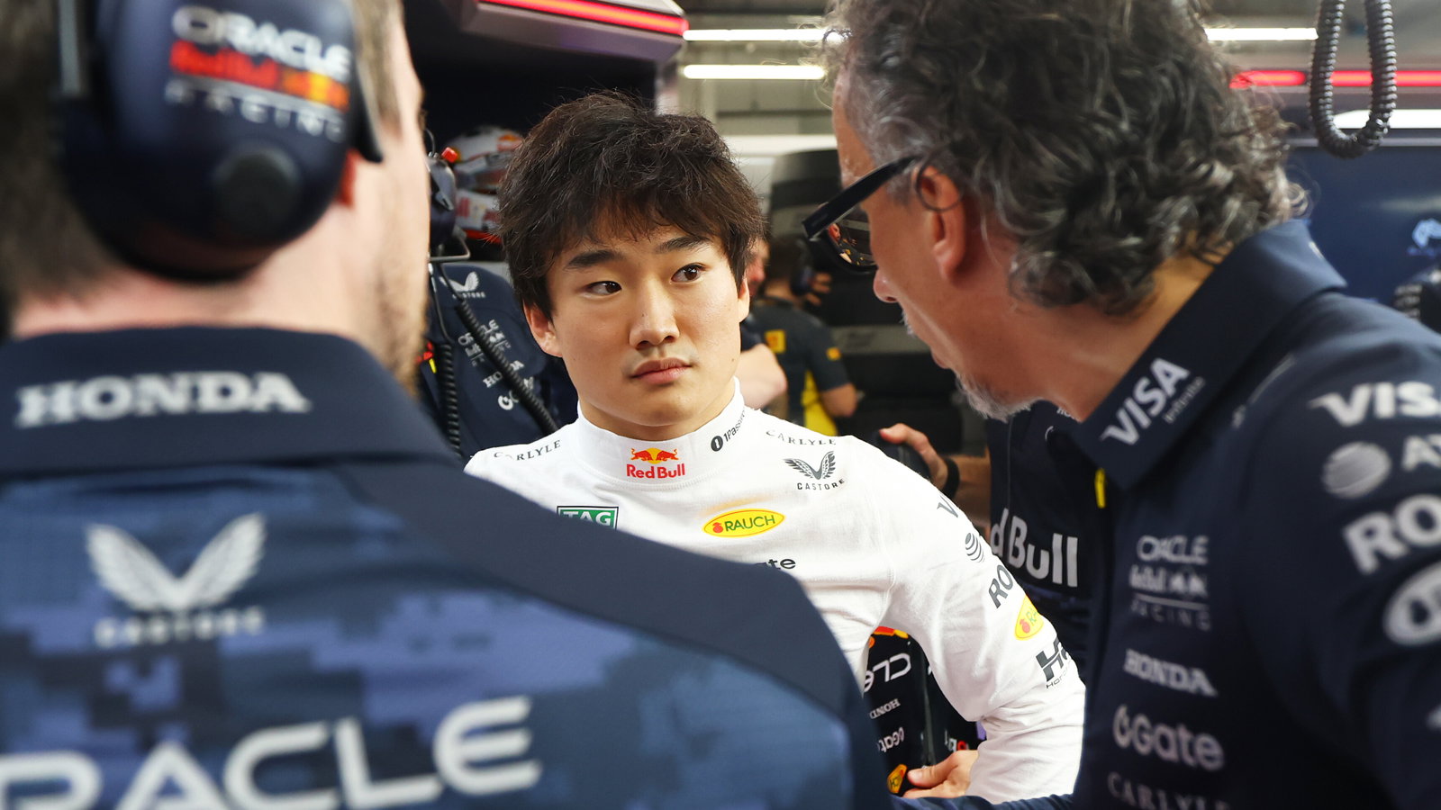 Tsunoda debriefs with Red Bull boss Mekies