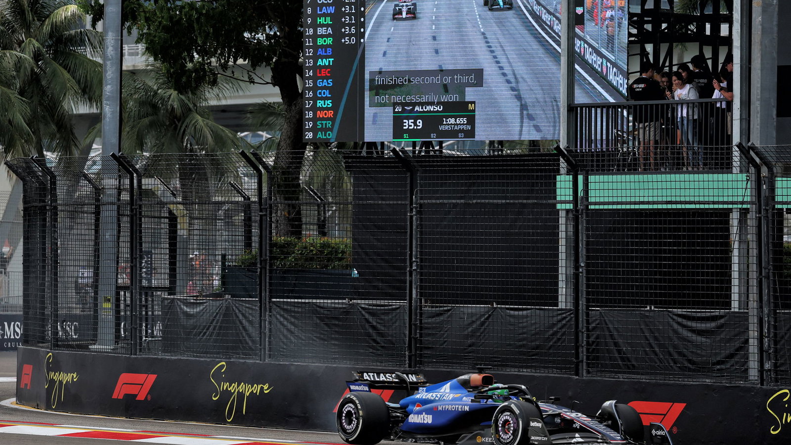 Albon returns to the pits with a brake issue 