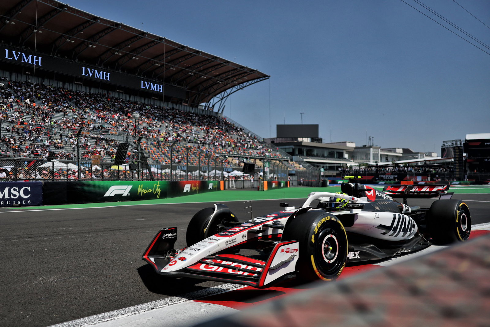 Bearman starred with P4 in Mexico City