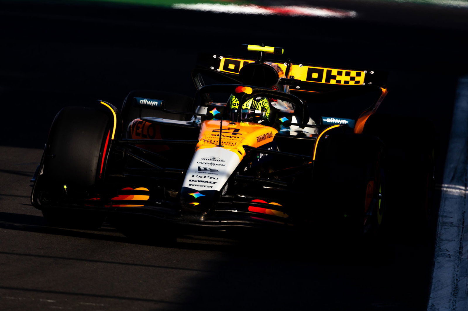 Norris dominated in Mexico City 