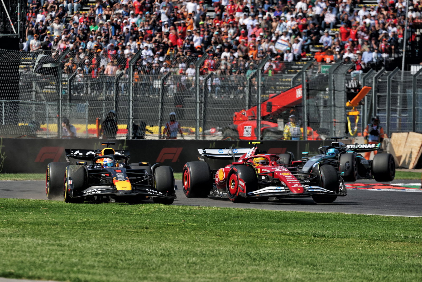 Hamilton and Verstappen renewed their famous F1 rivalry 