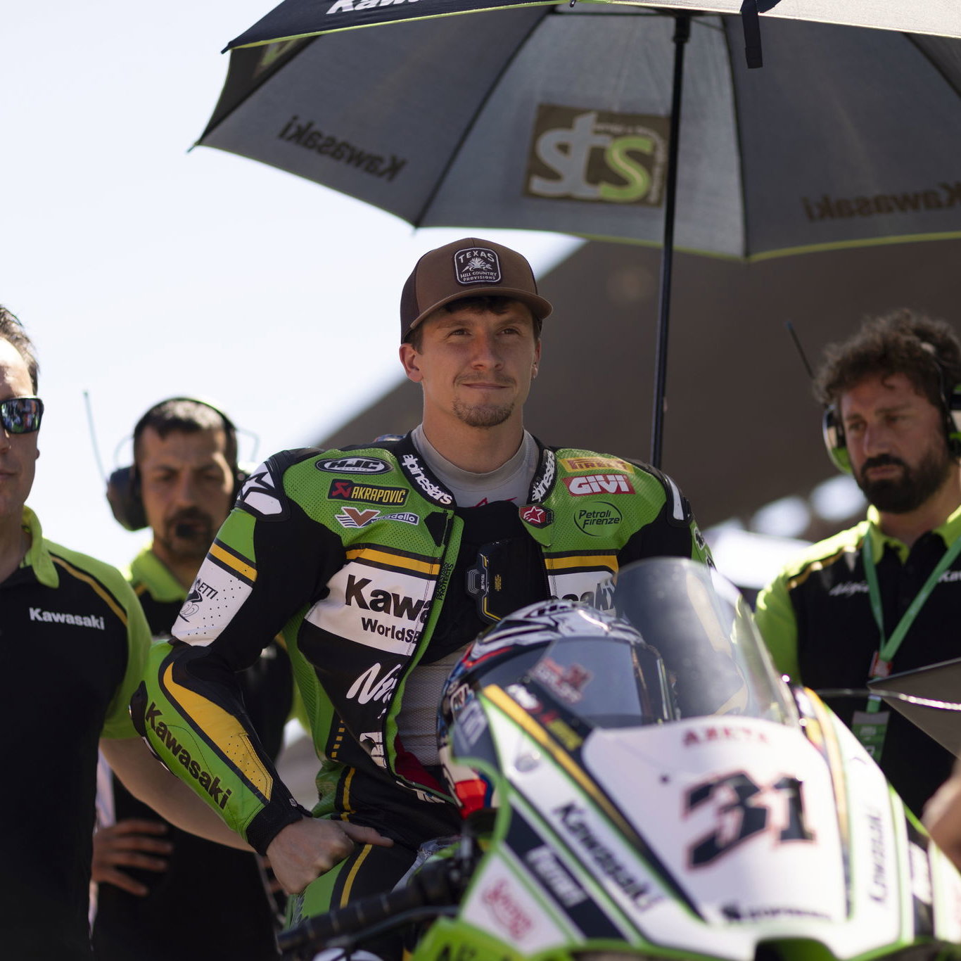 Manuel Puccetti with Garrett Gerloff, 2025 Portuguese WorldSBK, grid. Credit: Gold and Goose.