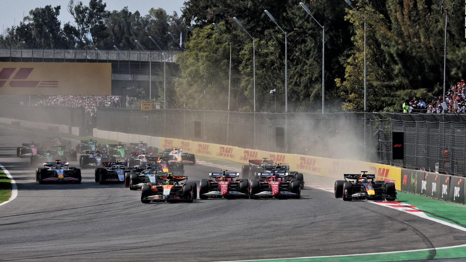 The start of the 2025 Mexico City Grand Prix