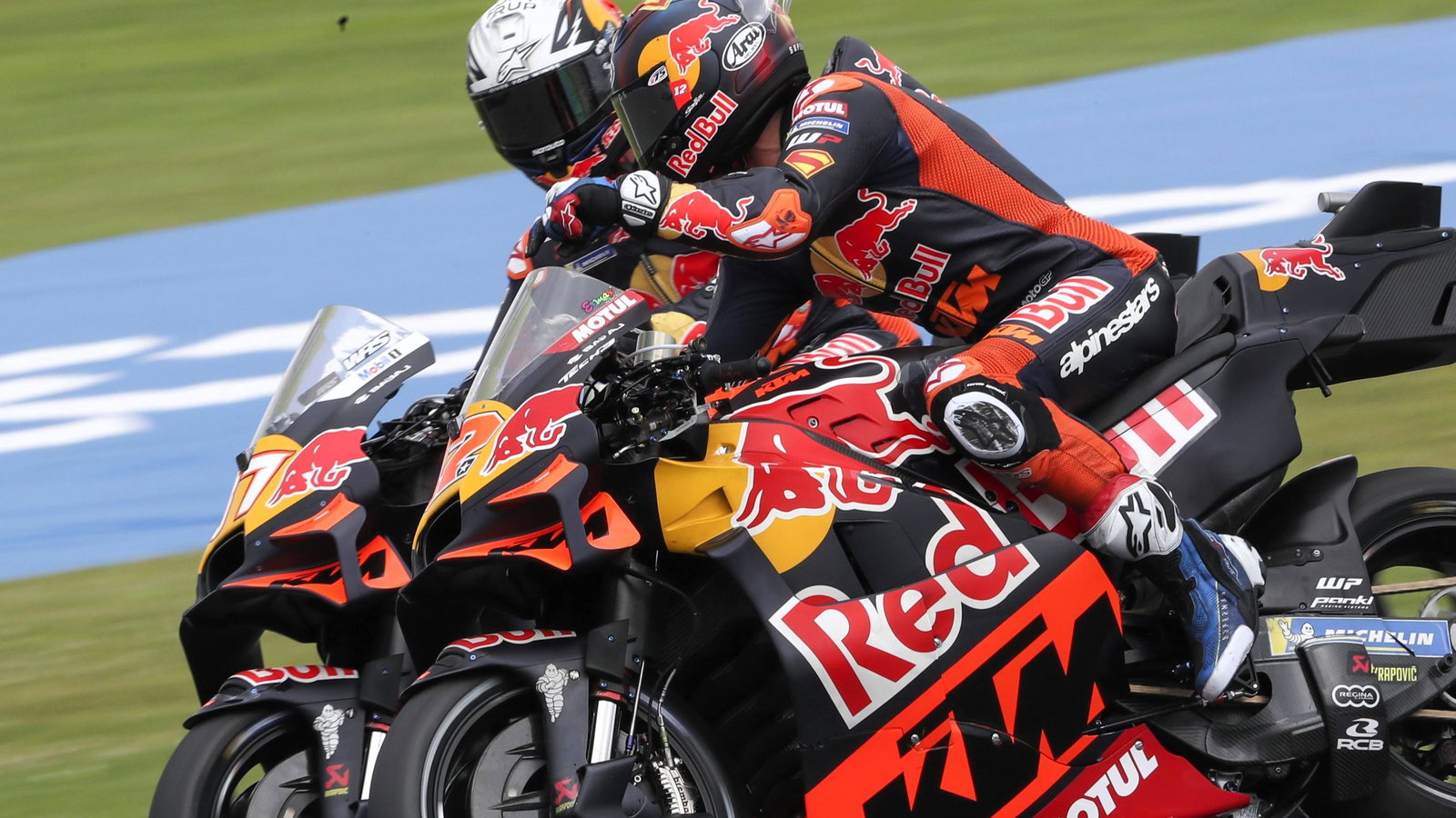Pedro Acosta, Maverick Vinales, MotoGP 2025