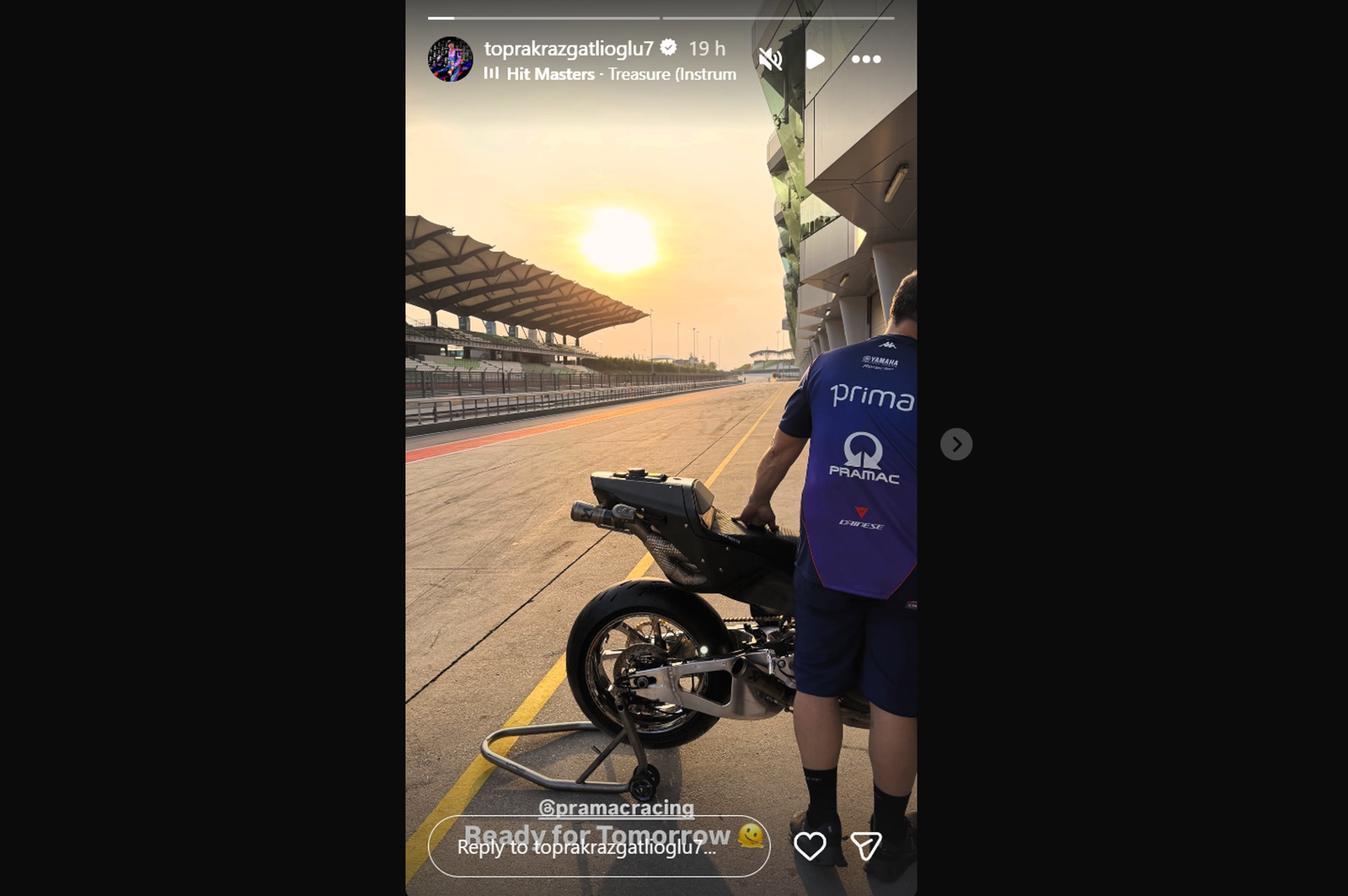 Toprak Razgatlioglu's Yamaha V4 without tail aero at the Sepang shakedown (Instagram).