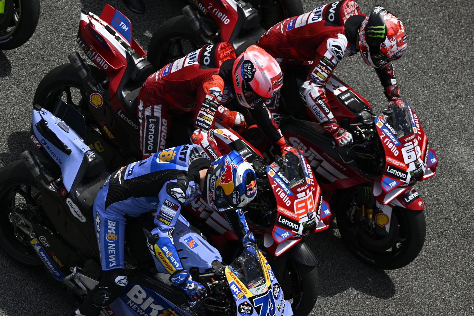 Practice starts, Bagnaia, Marc Marquez, Alex Marquez, 2026 Sepang MotoGP Test (Gold&Goose).