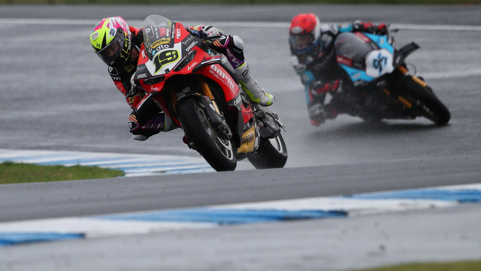 Alvaro Bautista, Tarran Mackenzie, 2026 Australian WorldSBK. Credit: Gold and Goose.