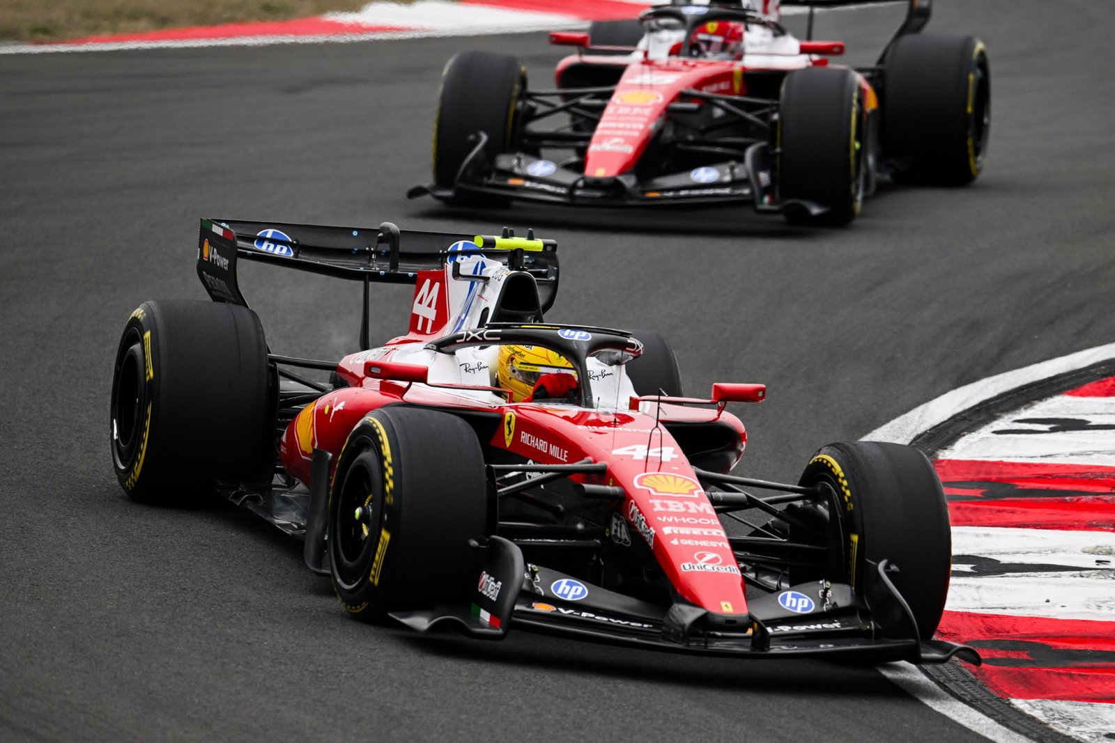 Hamilton beat Leclerc to third after an intense battle 