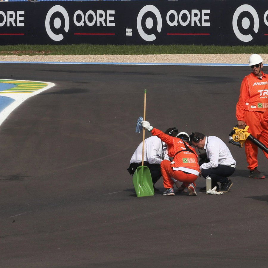 Track cleaning, 2026 Brazilian MotoGP.