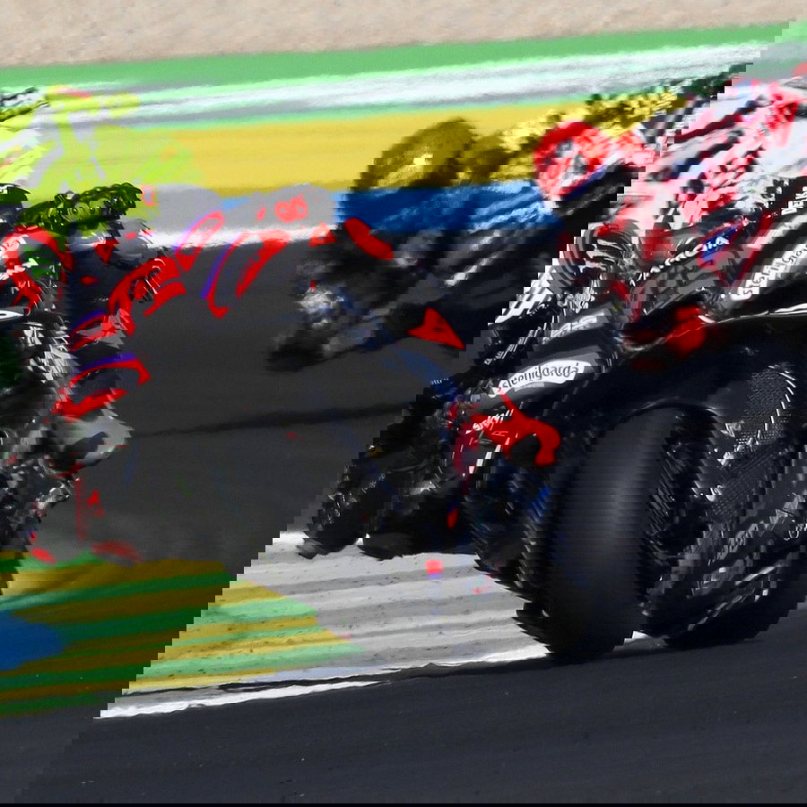 Marco Bezzecchi leads Marc Marquez, Fabio di Giannantonio, 2026 Brazilian MotoGP.