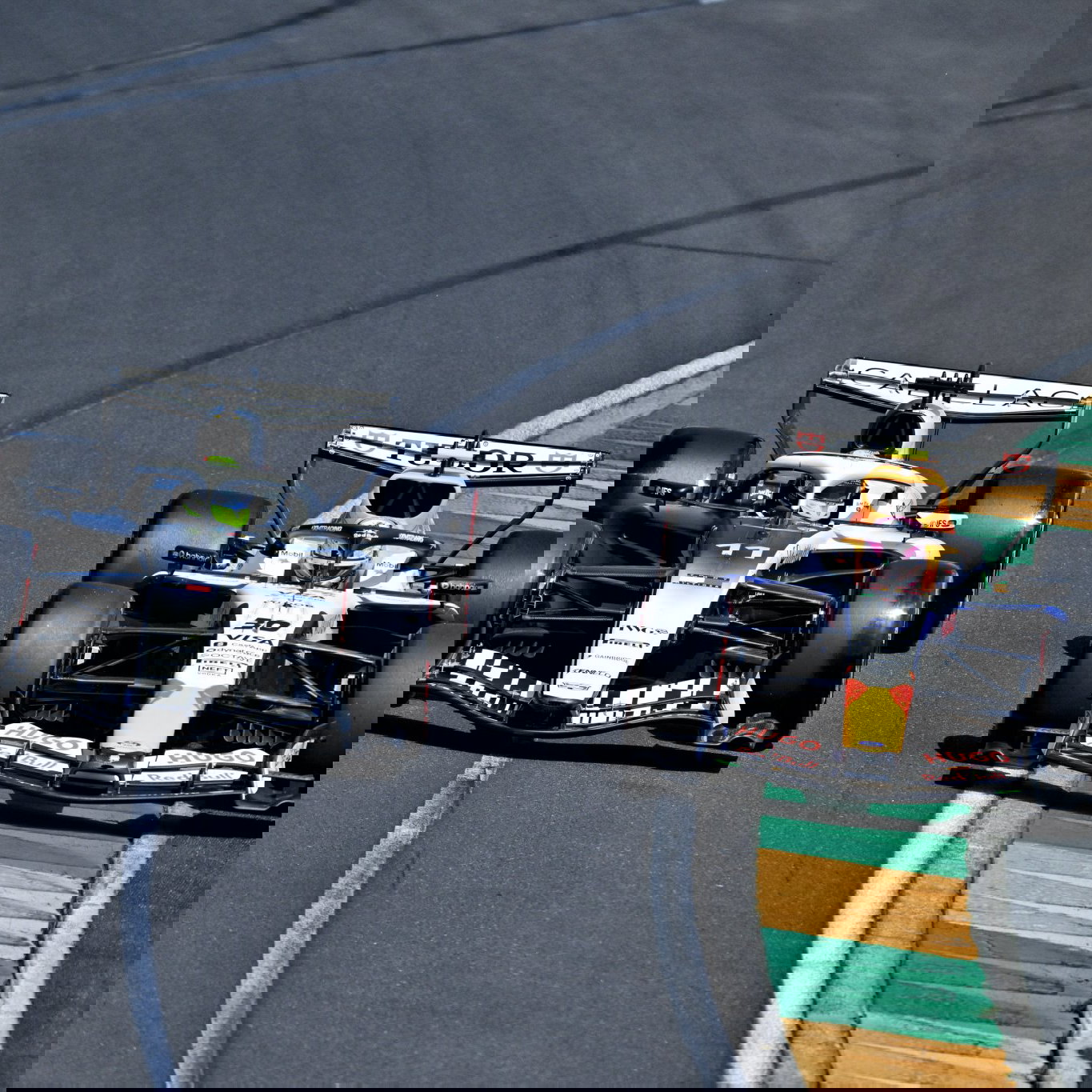 Perez and Lawson battled hard for 16th place 