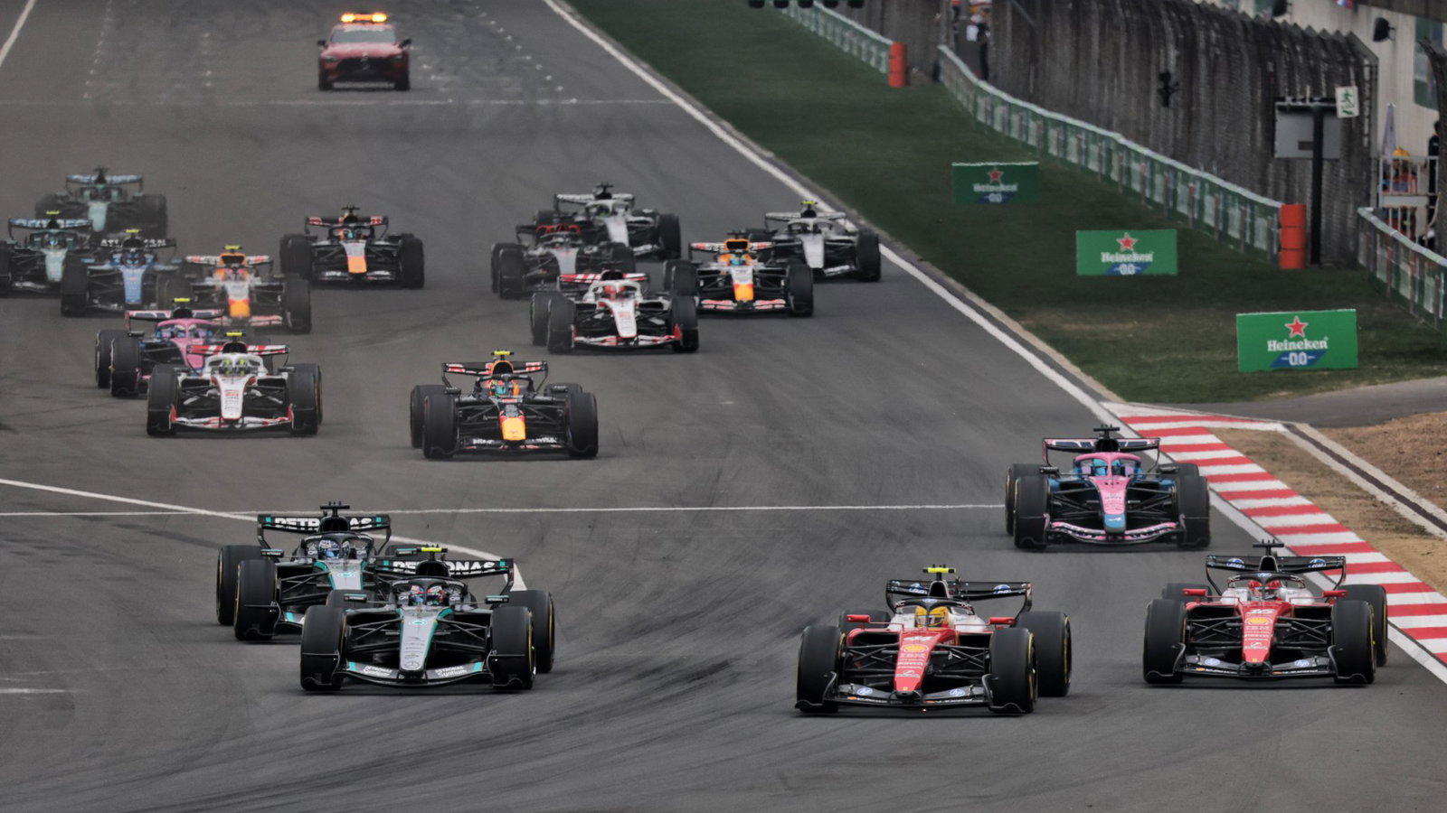 Start of the F1 2026 Chinese Grand Prix
