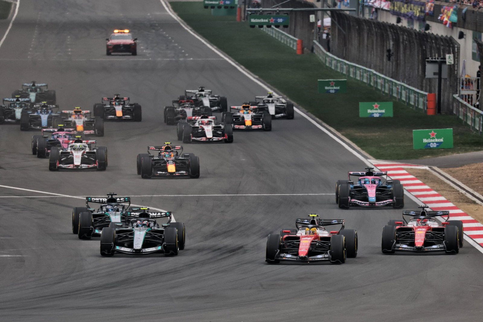 Start of the F1 2026 Chinese Grand Prix