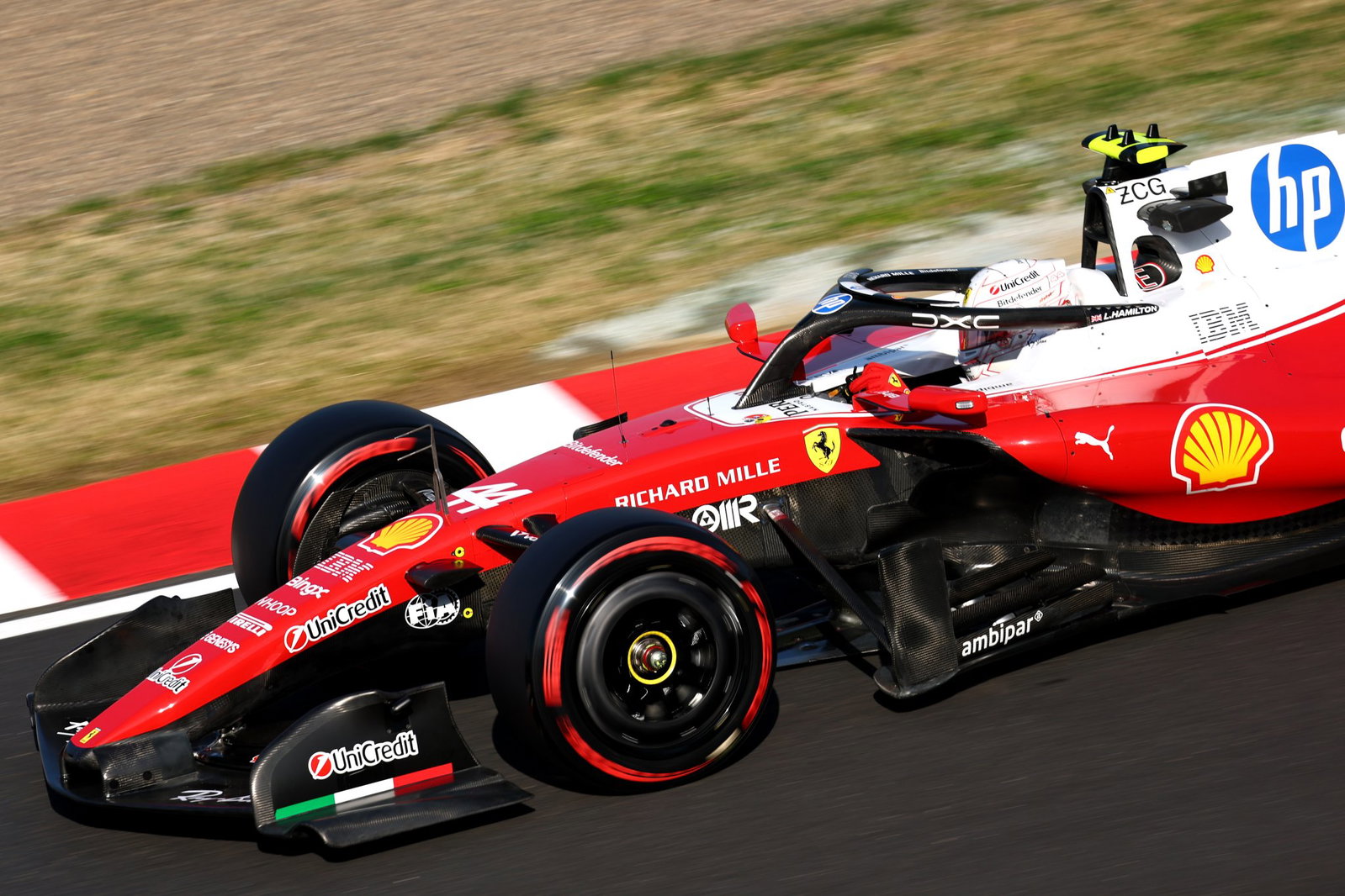 Lewis Hamilton pinpoints where Ferrari is “just not quick enough