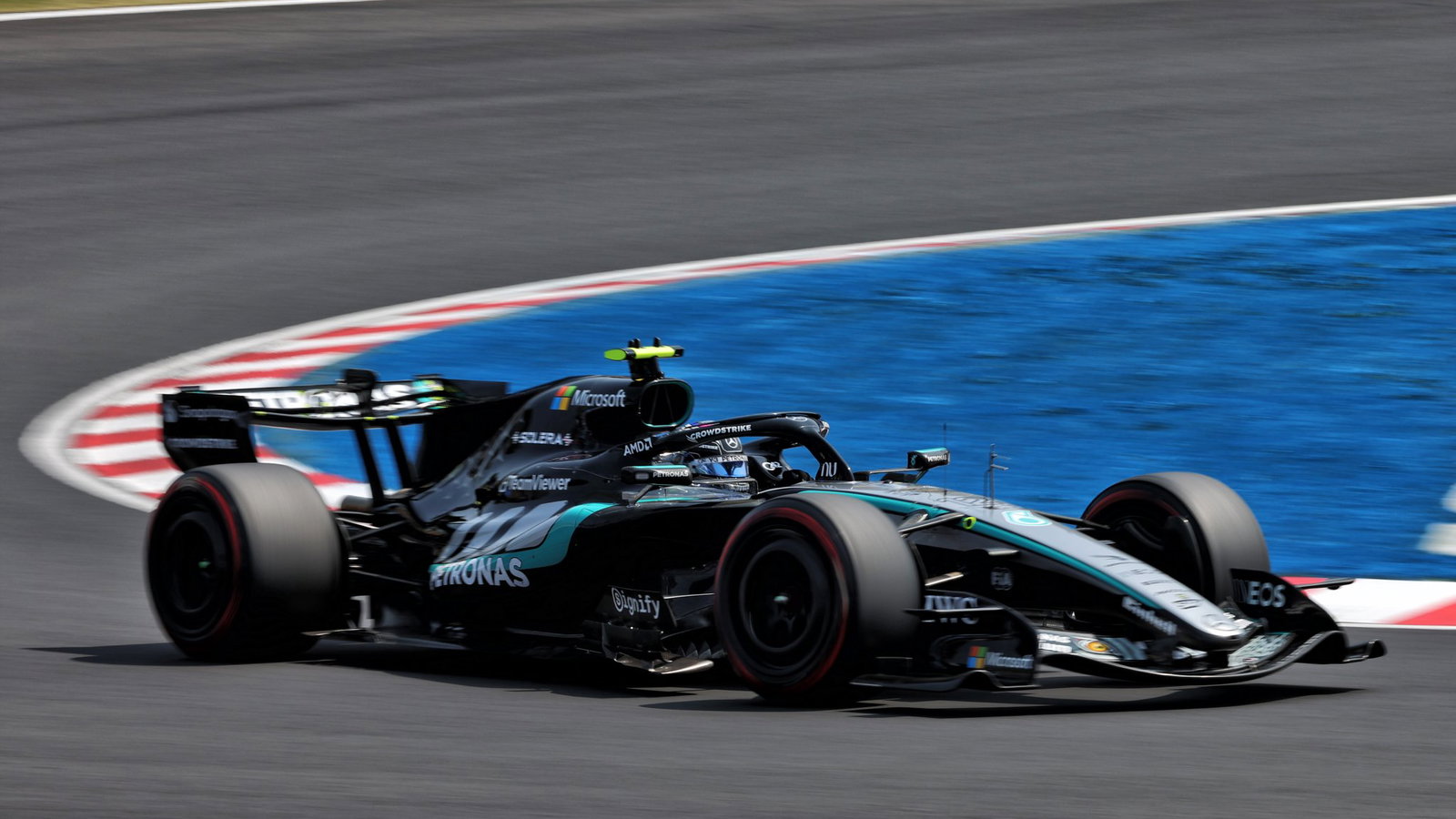 Antonelli made it back-to-back F1 poles in Japan 