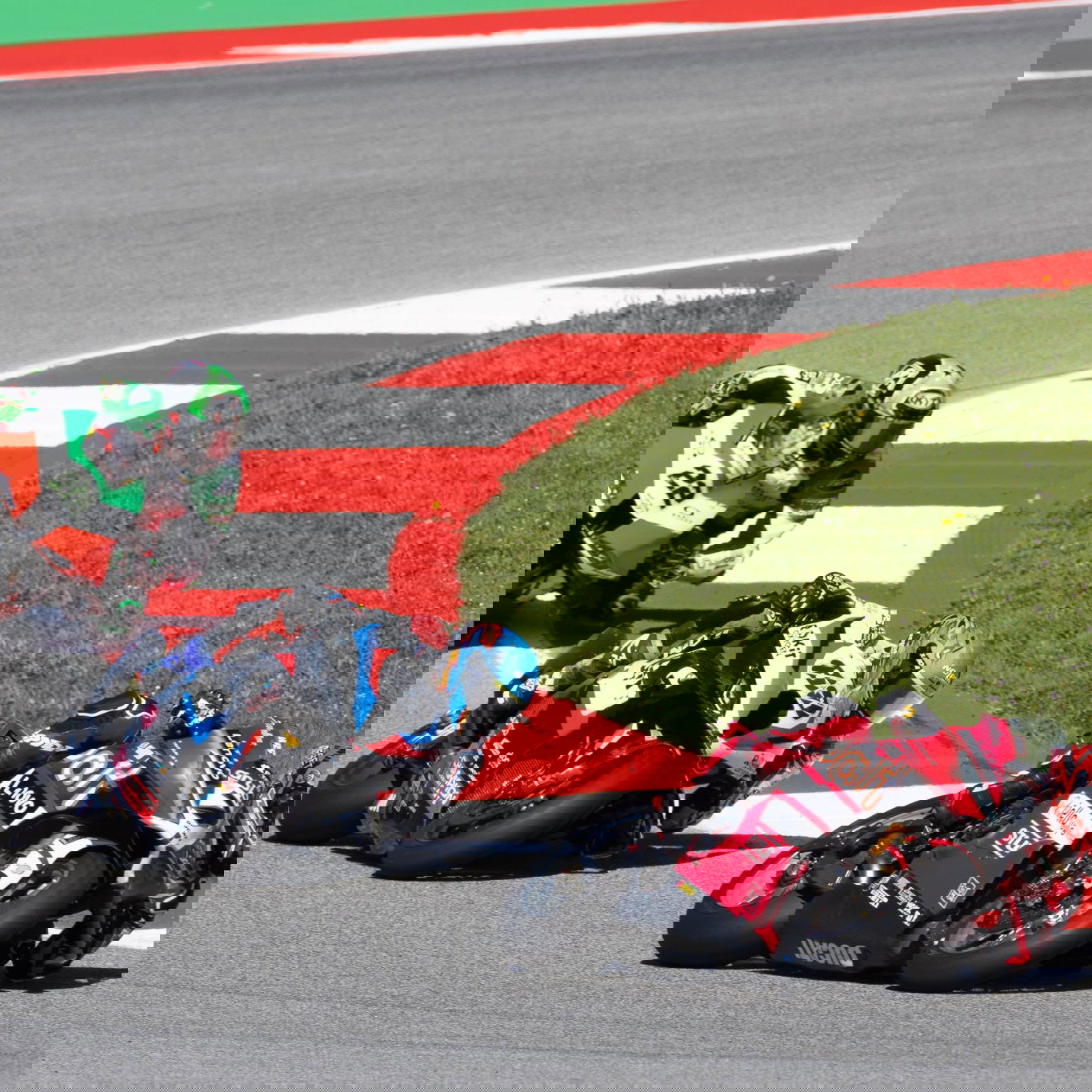 Iker Lecuona leads Miguel Oliveira and Alex Lowes, 2026 Portuguese WorldSBK. Credit: Gold and Goose.