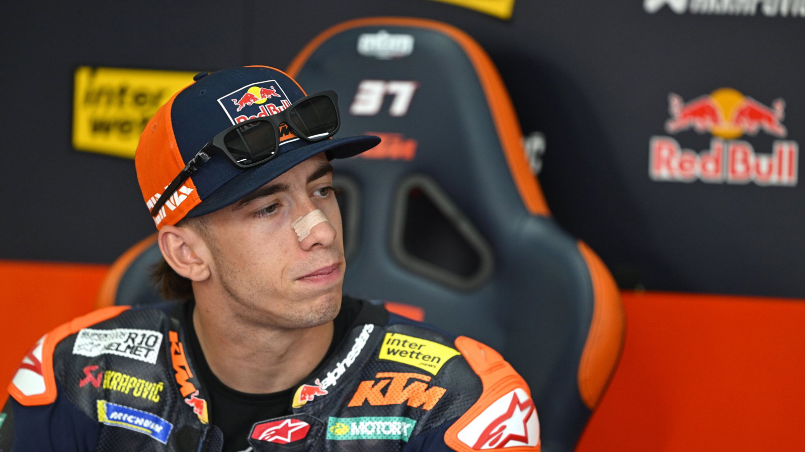 Pedro Acosta, 2026 MotoGP Spanish Grand Prix, pit box. Credit: Gold and Goose.
