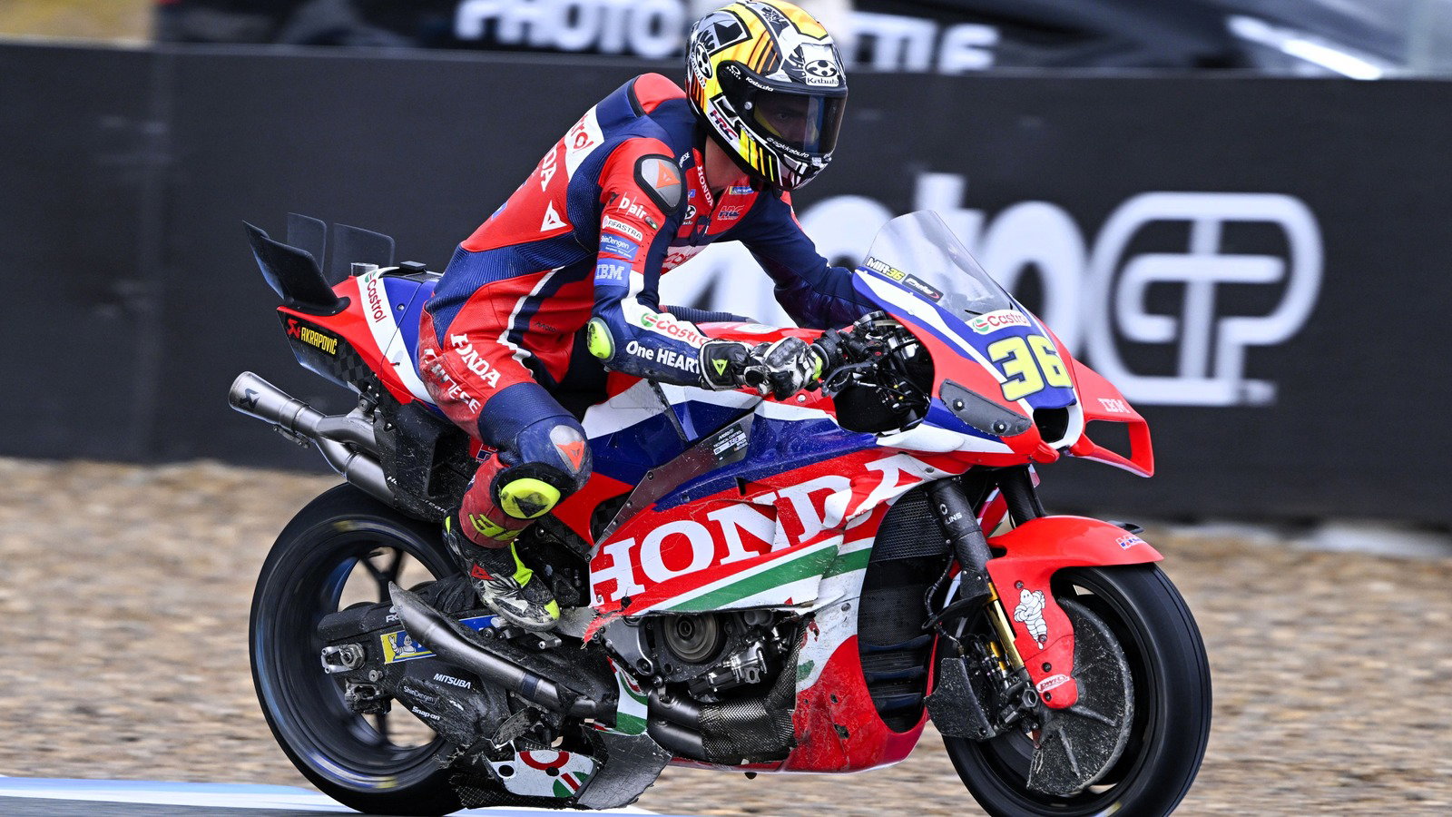 Joan Mir riding with bike damage, Final Practice, 2026 Spanish MotoGP.