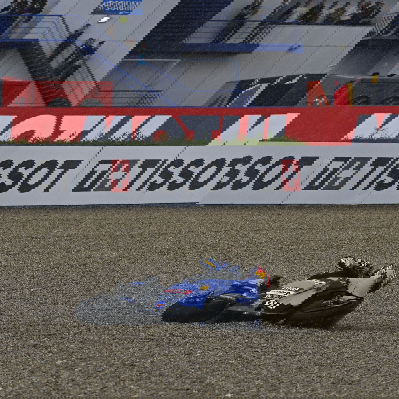 Alex Marquez crashes out of 2026 Spanish MotoGP Sprint. Credit: Gold and Goose.