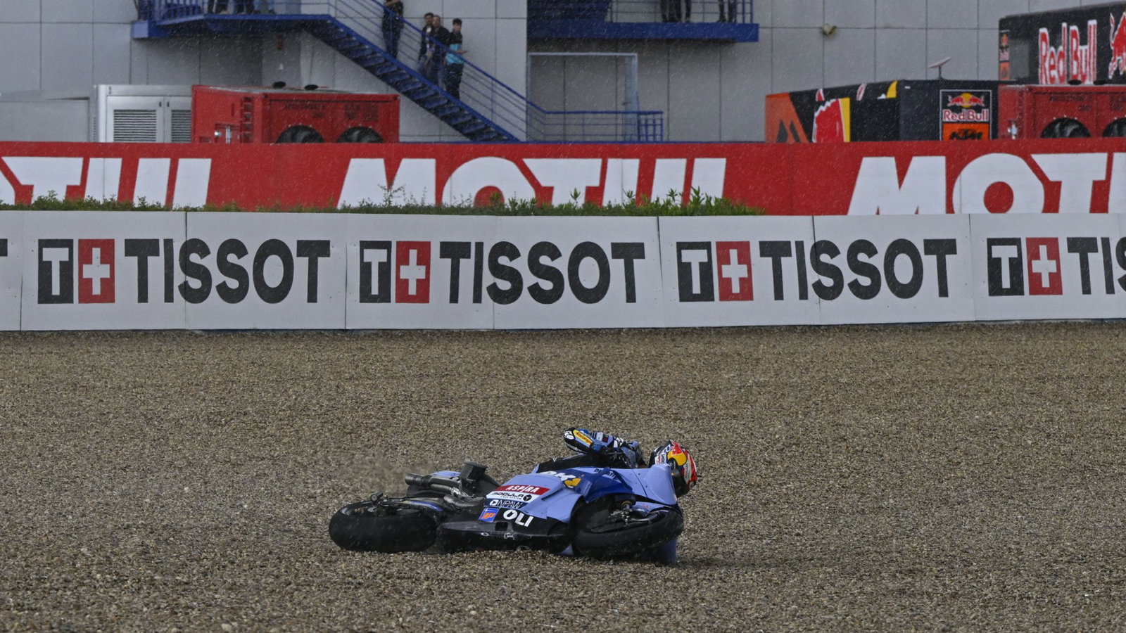 Alex Marquez crashes out of 2026 Spanish MotoGP Sprint. Credit: Gold and Goose.