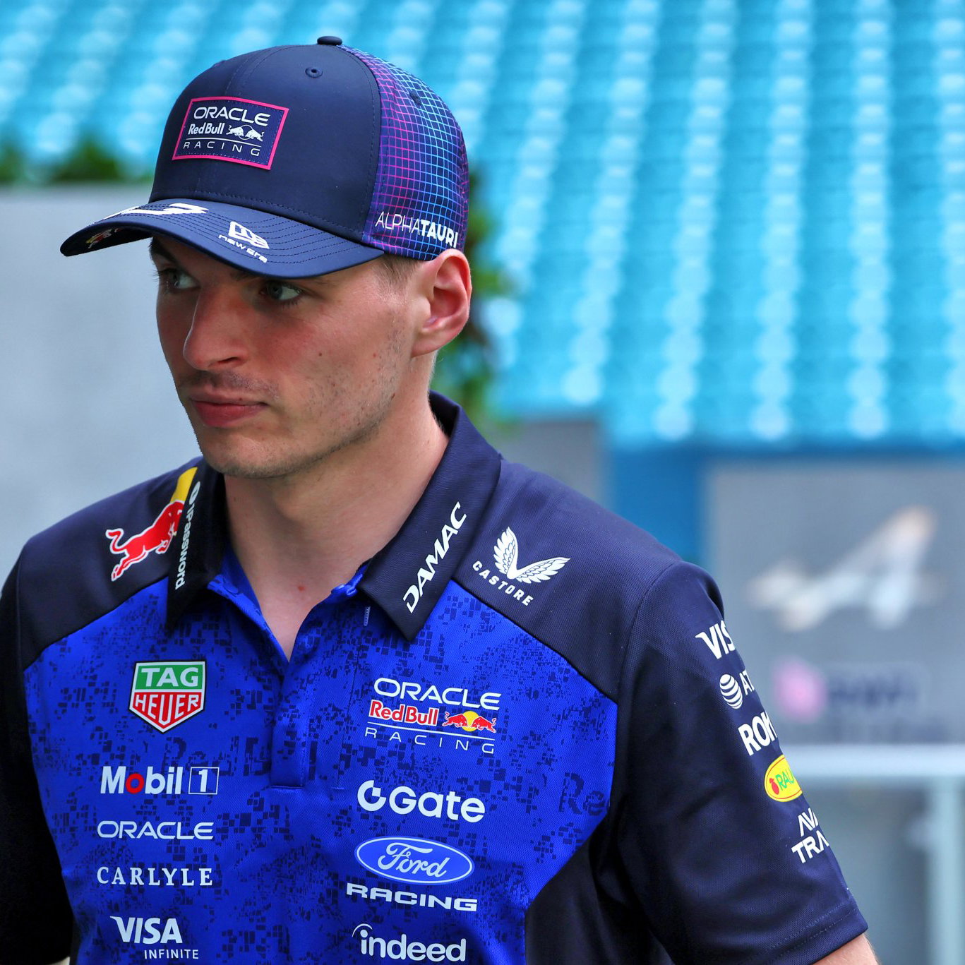 Verstappen continues to weigh up his F1 future