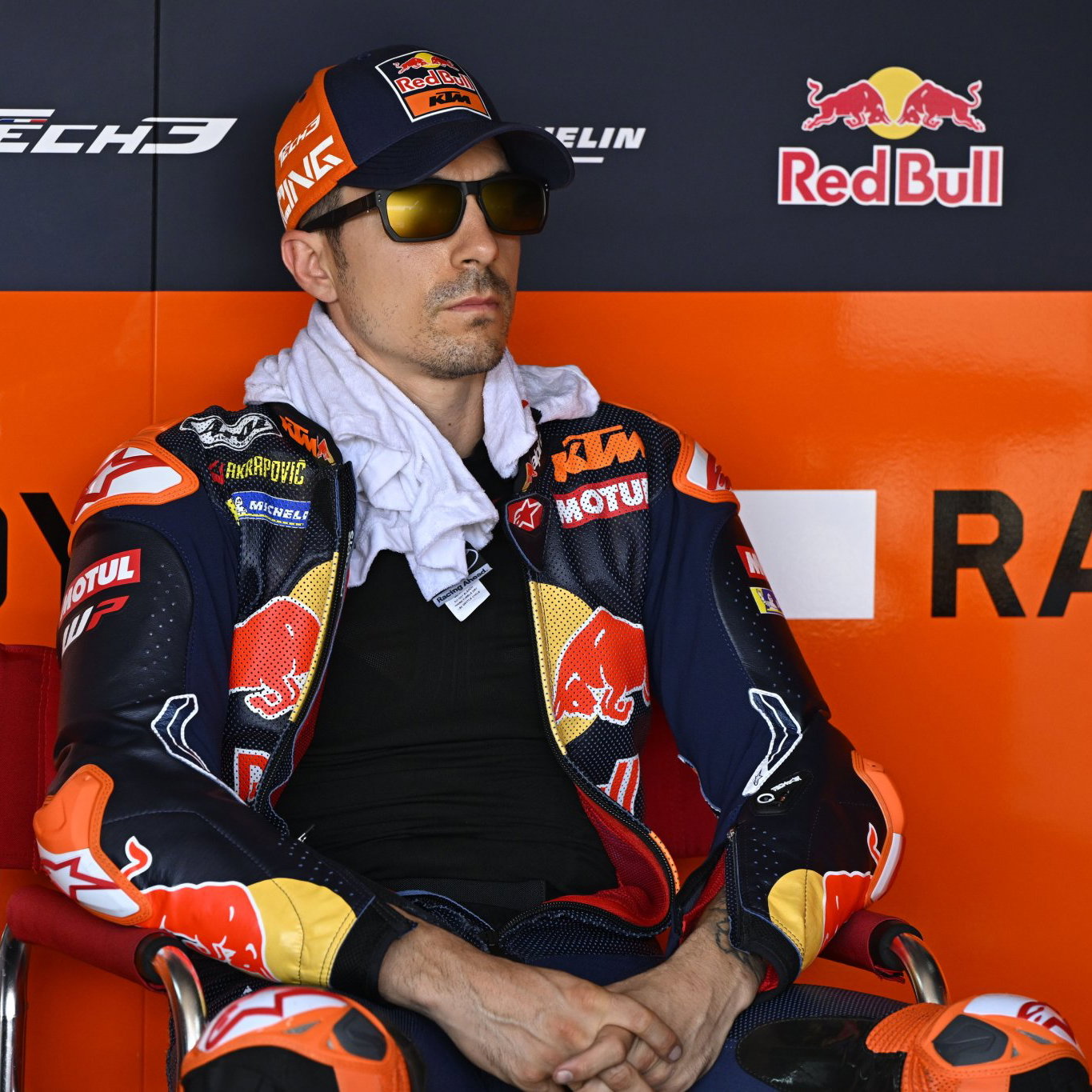 Maverick Vinales, 2026 MotoGP Brazilian Grand Prix, pit box. Credit: Gold and Goose.