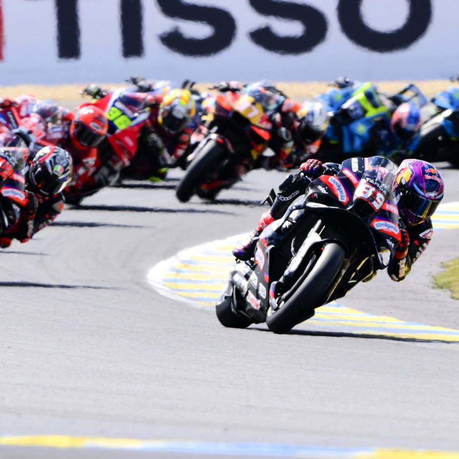Jorge Martin leads, 2026 French MotoGP Sprint race.