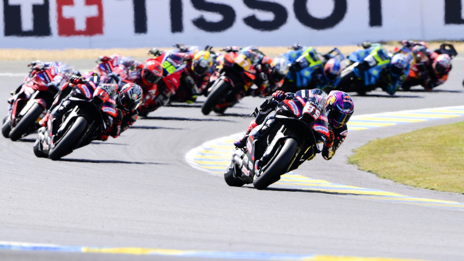 Jorge Martin leads, 2026 French MotoGP Sprint race.
