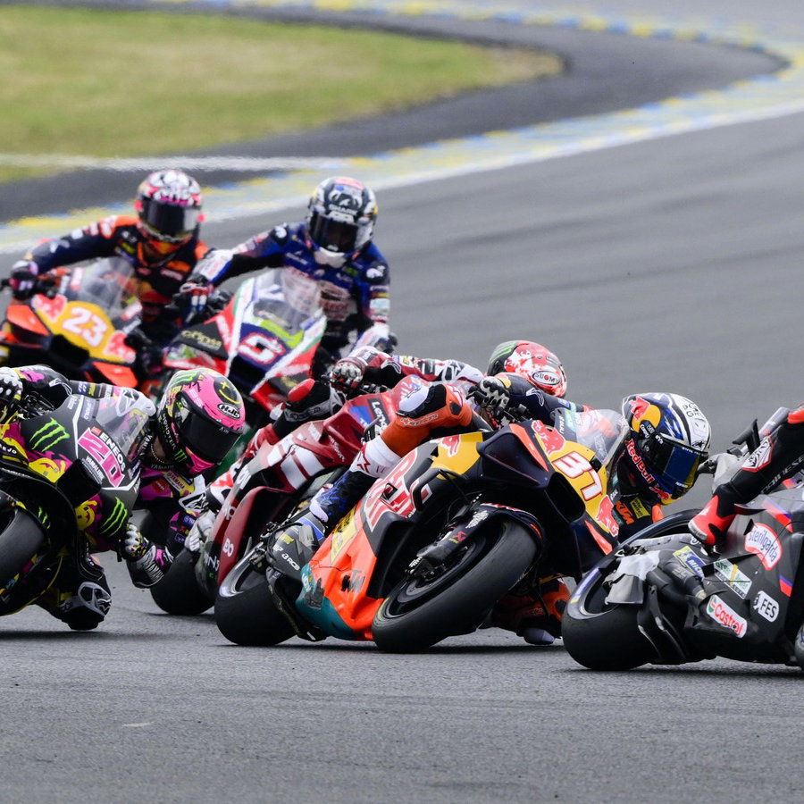 Marco Bezzecchi leads, 2026 French MotoGP.