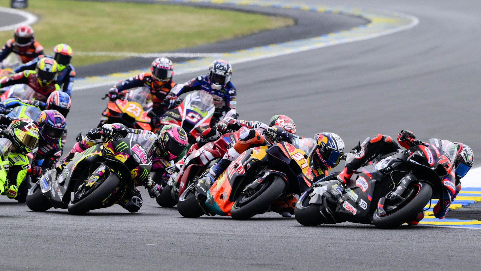 Marco Bezzecchi leads, 2026 French MotoGP.