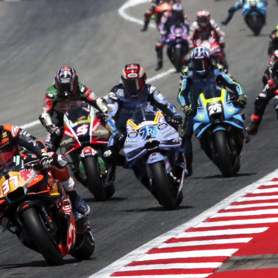 Pedro Acosta leads the 2026 Catalan MotoGP Sprint race.