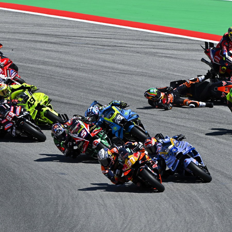 Binder, Mir crash at Turn 1 of 2026 Catalan MotoGP Sprint.