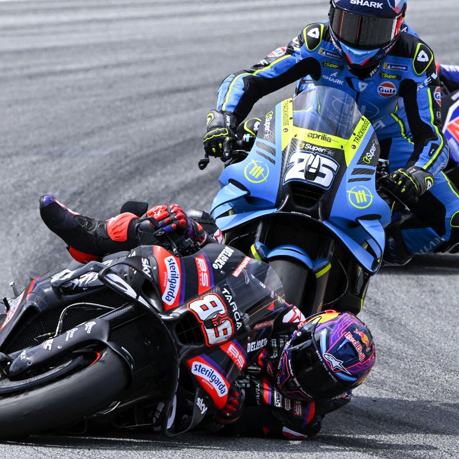 Jorge Martin, Raul Fernandez clash, 2026 Catalan MotoGP.